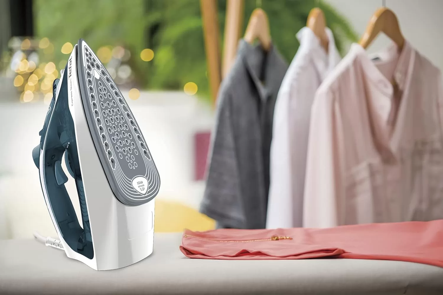 Tefal Steam Iron Express Steam FV2831M0, 210 g/min, 2400W - 270ml - Green - Image 2