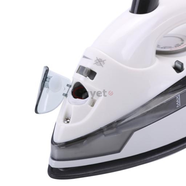 Geepas Travel Dry Iron GSI7806 | 800W | Foldable Handle - Image 6