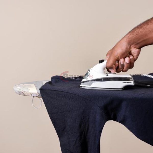 Geepas Travel Dry Iron GSI7806 | 800W | Foldable Handle - Image 9